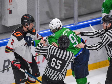 Полуфиналы и матчи за 5-8 места Первенства ЮХЛ в Омске