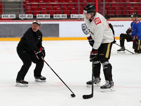 Тренировка «Авангарда» во время паузы в чемпионате