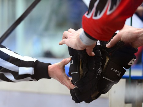 1/4 финала плей-офф МХЛ. Матч №3. "Омские Ястребы" - "Белые Медведи" 6:2