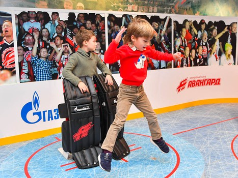 Клуб юного болельщика "Авангарда" на экскурсии в "Арене Омск"