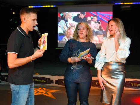 Фан-зоны "Авангарда" в Омске: как болели за команду в матче с "Куньлунем"