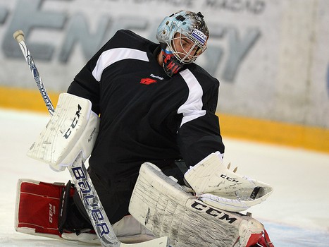 Первая тренировка "Авангарда" на льду