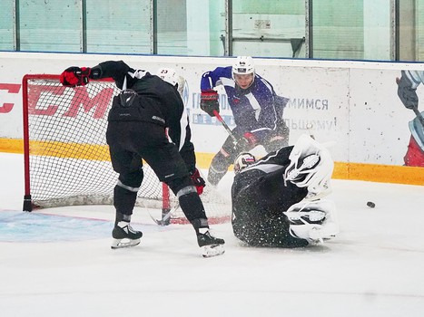 Первая тренировка Боба Хартли с "Авангардом"