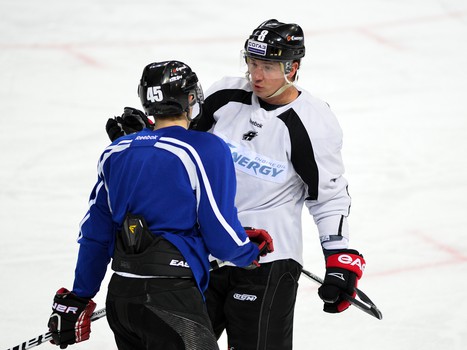 Раскатка "Авангарда" перед домашним матчем с "Сибирью"