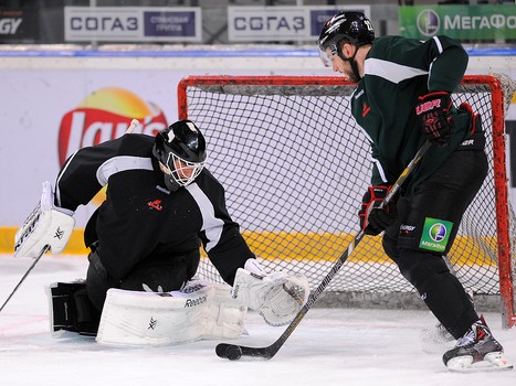 Первая тренировка Хенрика Карлссона в "Авангарде"