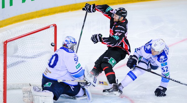 "Авангард" - "Барыс" 5:2. Матч 1 серии 1/8 финала плей-офф. Все голы и опасные моменты (ВИДЕО)