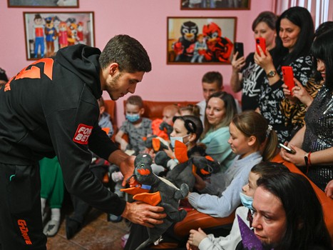 «Авангард» в гостях у детей из ОДКБ