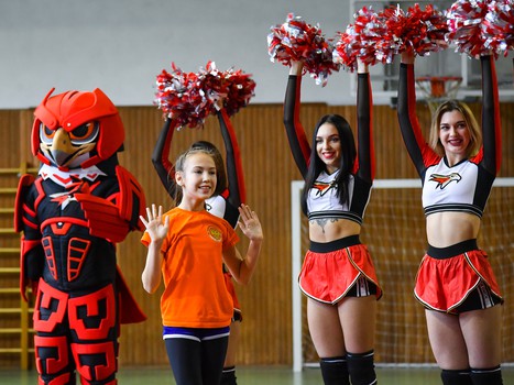 Новогоднее чудо «Авангарда» #3: тренировка с «Черри»