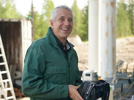 Братья по оружию. Игроки, тренеры и персонал "Авангарда" сыграли в пейнтбол