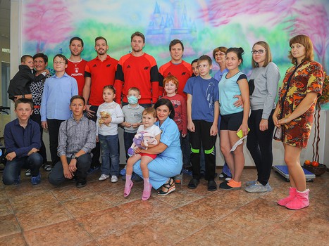 Фурх, Густафссон и Анелёв в гостях у юных болельщиков из ОДКБ