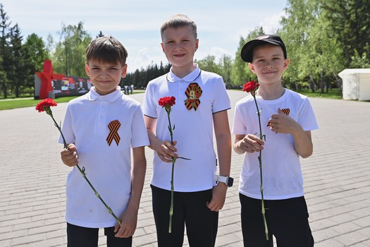 Возложение цветов в Парке Победы