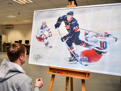 "Авангардное" искусство! С игроков омской хоккейной команды написали картины