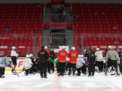 Открытая тренировка «Авангарда» перед стартом финала Востока