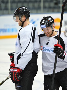 Открытая тренировка "Авангарда" для СМИ перед стартом плей-офф