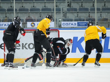 Раскатка "Авангарда" перед домашним матчем с "Трактором"