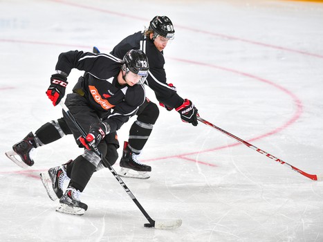 Открытая тренировка "Авангарда" для СМИ перед стартом плей-офф