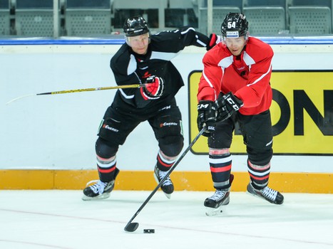 "Авангард" тренируется на льду "Арены Омск"