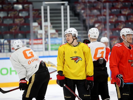 Тренировка «Авангарда» перед матчем в Магнитогорске