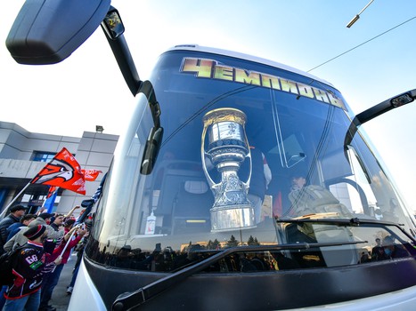 «Авангард» привёз Кубок Гагарина в Омск!