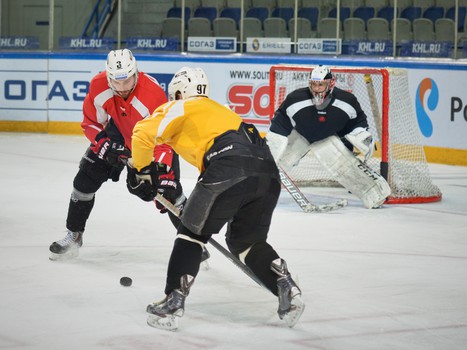 "Авангард" готовится к матчам в Хабаровске