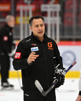 Тренировка «Авангарда» перед четвёртым матчем серии с «Металлургом»