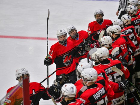 Третий игровой день финала Первенства ЮХЛ в Омске