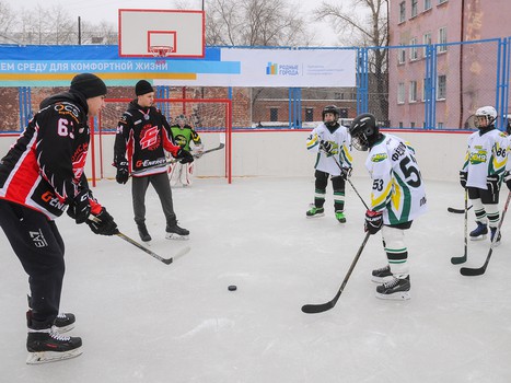 Мастер-класс "Омских Ястребов" для кадетской команды