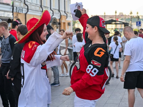 Первая вечеринка Буэнос Летос: Луи Робитайл