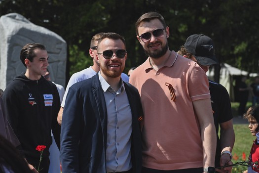 Возложение цветов в Парке Победы