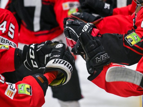 Третий игровой день финала Первенства ЮХЛ в Омске