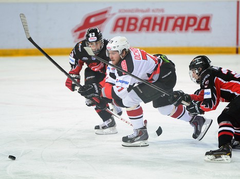 1/4 финала плей-офф МХЛ. Матч №4. "Омские Ястребы" - "Белые Медведи" 1:2