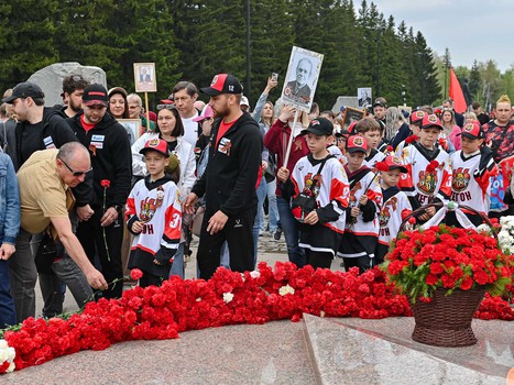 Возложение цветов в Парке Победы
