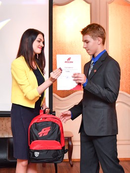 Благотворительный вечер для воспитанников хоккейной школы "Авангард"