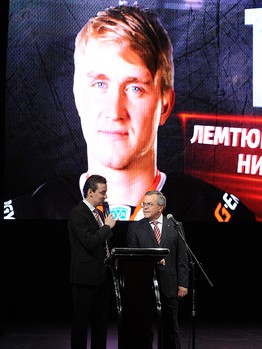 Презентация игроков и тренеров хоккейной команды "Авангард" перед сезоном КХЛ-2014/15