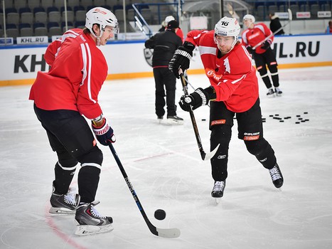 "Авангард" готовится к битве с амурскими "тиграми"