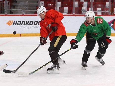 Раскатка «Авангарда» перед матчем в Челябинске