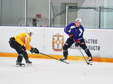 Первая тренировка Боба Хартли с "Авангардом"