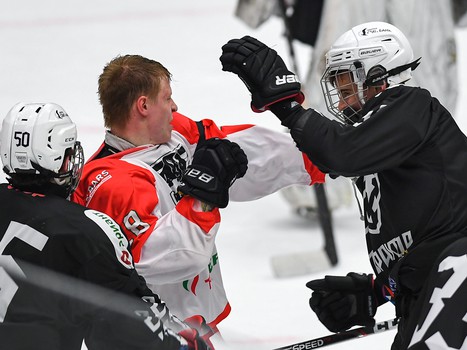 Полуфиналы и матчи за 5-8 места Первенства ЮХЛ в Омске