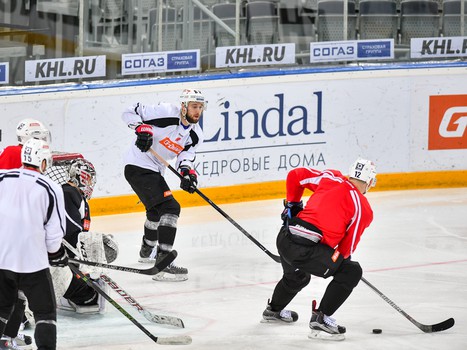 "Авангард" провел тренировку перед отправлением в Тольятти и Нижнекамск