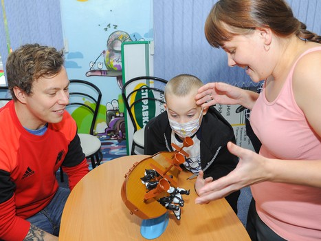 Фурх, Густафссон и Анелёв в гостях у юных болельщиков из ОДКБ