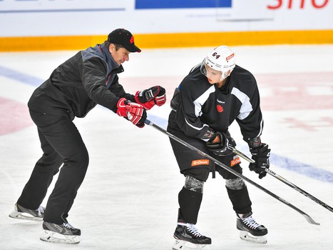 Тренировка "Омских Ястребов" перед стартом нового сезона МХЛ