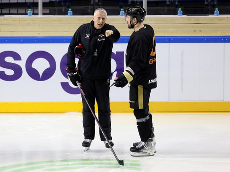 Тренировка «Авангарда» перед матчем с «Ак Барсом» в Дубае