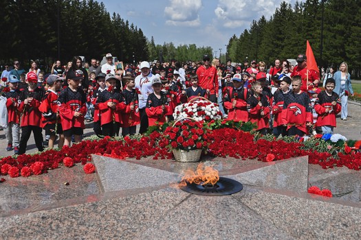 Возложение цветов в Парке Победы