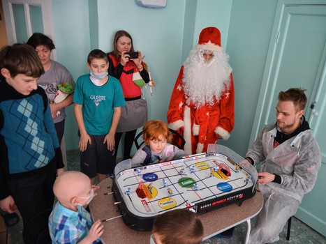 Владимир Соботка в гостях у юных болельщиков клуба из ОДКБ