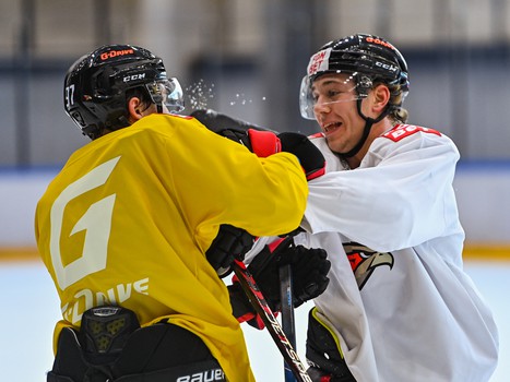 Тренировка «Авангарда» перед отправлением на турнир в Сочи