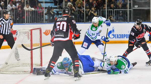 Выходим вперёд в серии! Как "Авангард" одержал победу над "Салаватом Юлаевым" в третьем матче