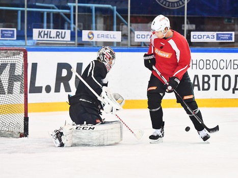 Раскатка "Авангарда" перед выездным матчем с "Сибирью"