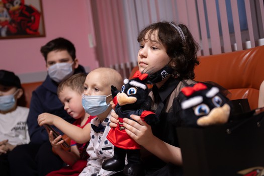 «Авангард» в гостях у болельщиков из гематологического отделения ОДКБ