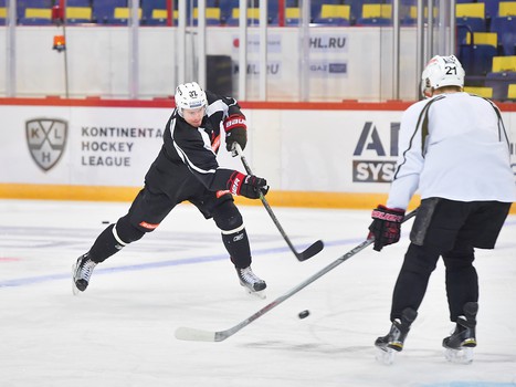 "Авангард" готовится к матчу с "Йокеритом"