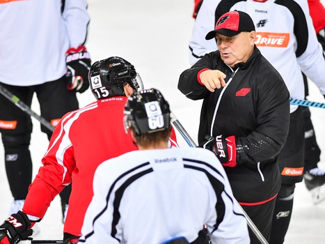 Раскатка "Авангарда" перед первым матчем с "Металлургом" Мг (ФОТО)